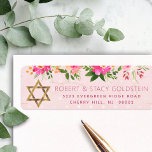 Etiqueta Bat Mitzvah Pink Floral Girly Gold Return Address<br><div class="desc">Estar orgulloso, regocijarse y celebrar este hito de su Bat Mitzvah favorito cada vez que use esta sofisticada y personalizada etiqueta de dirección de retorno! Una moda, una impresionante acuarela color rosa rosa melocotón, el falso Relieve metalizado dorado Star of David y los modernos rosas polvorientos sans serif tipo serif...</div>