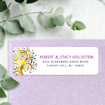 Etiqueta Bat Mitzvah Purple Gold Tree o Life Return Address<br><div class="desc">Estar orgulloso, regocijarse y mostrar este hito de su Bat Mitzvah favorito con esta divertida, sofisticada y personalizada etiqueta de dirección de retorno! Un impresionante y gráfico árbol de Relieve metalizado dorado falso con una estrella de David brillante, turquesa, verde azulada, morada y azul y "hojas de punto" sobre un...</div>