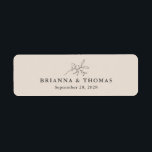 Etiqueta Beige Simple Boda Botánico Cigar Band<br><div class="desc">Este sencillo y elegante diseño de etiquetas ha sido creado para ser utilizado como una banda de puros personalizado para un boda, aniversario o fiesta de compromiso. Tiene un fondo de color beige otoñal con una elegante plantilla de texto gris carbón para personalizar con los nombres de Bride y Groom...</div>