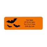 Etiqueta Black & orange Halloween bat return address labels<br><div class="desc">Black and orange Halloween bat return address labels. Spooky black and orange sticker labels for mail and party favors. Personalized text and background color. Fun Holiday design for home,  Birthday,  office,  costume party etc. Create your own in bulk. Leave black to print at home with your own printer.</div>