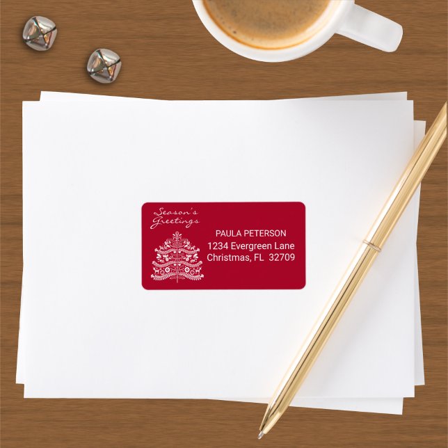 Etiqueta Blanco sobre el árbol nórdico de Navidad rojo (Subido por el creador)