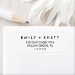 Etiqueta Boda Southern Belle<br><div class="desc">Estas etiquetas de dirección de retorno de boda de la belle del sur son perfectas para un boda moderno. El diseño minimalista presenta una tipografía rústica y elegante en blanco y negro, con un toque sencillo. Compra el tamaño de la etiqueta de dirección de devolución para tus invitaciones de boda...</div>
