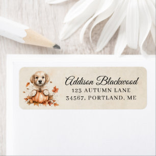 Etiqueta Cachorro adorable de Golden Retriever con calabaza