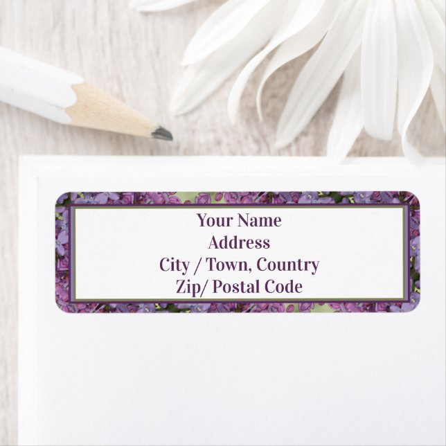 Etiqueta Ciruela púrpura y estampado verde (In situ)