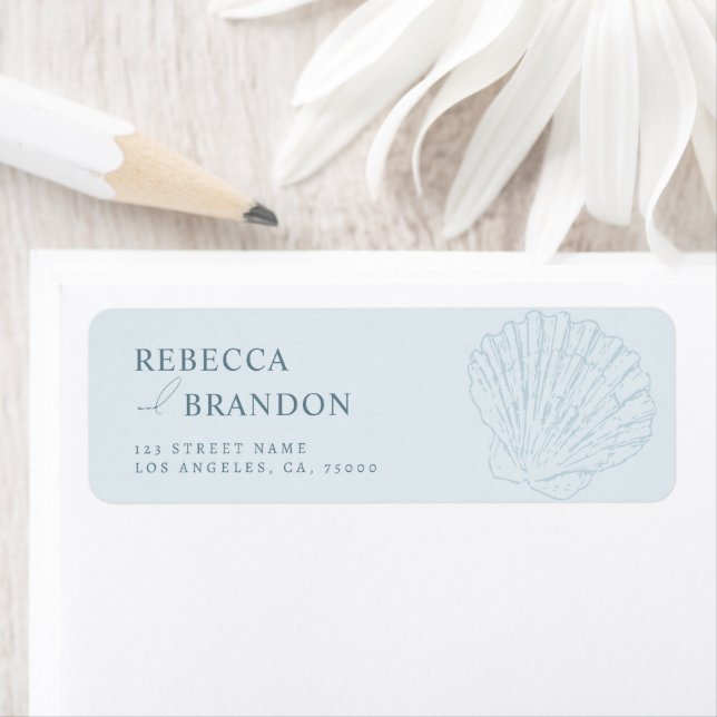 Etiqueta Coastal Blue Hand Drawn Seashell Wedding Address (In situ)