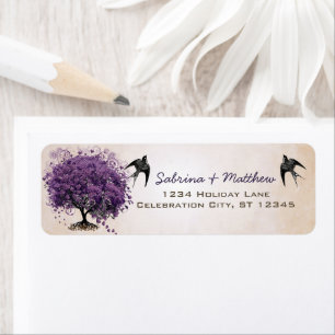 Etiqueta de boda del árbol de hoja de corazón púrp