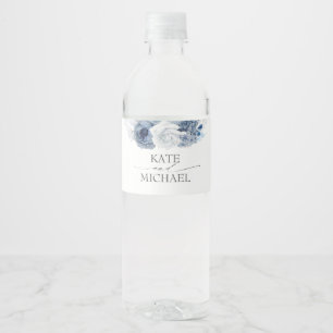 Etiqueta de botella de agua azul de la Marina y la