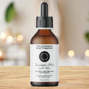 Etiqueta de botella de cosméticos blancos con logo