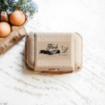 Etiqueta de cartón de Huevos Frescos Vintage ⎢ Hue<br><div class="desc">Enriquece tu negocio en la casa de campo con etiquetas de cartón de huevo personalizado con tu propio monograma y falso fondo textil con escritura decorativa y ilustraciones. Consulte nuestra tienda para obtener más artículos que coincidan y póngase en contacto con nosotros si tiene una solicitud de personalización adicional.</div>
