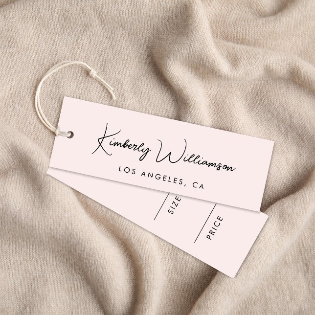 Etiqueta de colgado de precio rosado de la firma d (Empower your name in our signature script as your logo and brand identity)