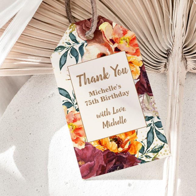 Etiqueta de cumpleaños 75 Burgundy Naranja Floral  (Orange and burgundy watercolor floral 75th birthday party gift tag)