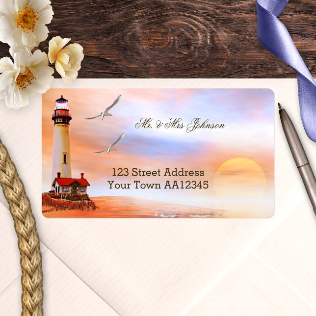 Etiqueta de dirección de apertura del faro (Wedding address label with a painting of a lighthouse at sunset)