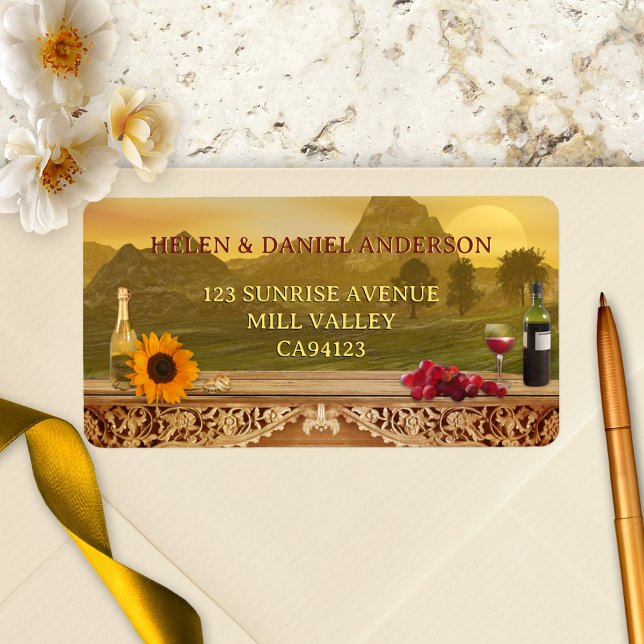 Etiqueta de dirección de casamiento de casamiento  (Wedding address label featuring a painting of a Tuscan Italian landscape with wine and grapes)