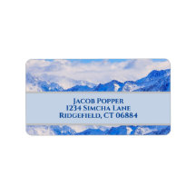 Etiqueta de dirección de las montañas escarpadas