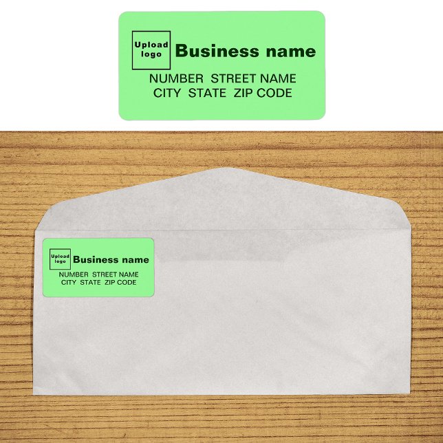 Etiqueta de dirección de negocio verde claro (Light green business address label on envelope)