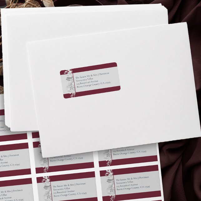 Etiqueta de dirección RSVP del follaje botánico de (RSVP envelope address labels in burgundy and grey from the Foliage Duet Collection by Darling & May)