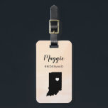 Etiqueta de equipaje de mapa de Indiana, bienvenid<br><div class="desc">Estas etiquetas de equipaje del estado hacen las etiquetas perfectas para la fiesta de bodas o las etiquetas de las bolsas de bienvenida. Agarra los regalos de la dama de honor en lugar de una típica etiqueta de regalo de papel, y pueden usarlos durante meses y años por venir. Las...</div>