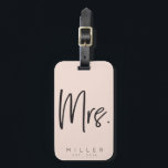 Etiqueta de equipaje personalizada MRS [lastname]<br><div class="desc">La etiqueta de equipaje personalizada es el regalo perfecto para la futura novia. ¡Ella estará encantada de atarle este querido accesorio a su maleta de luna de miel!</div>