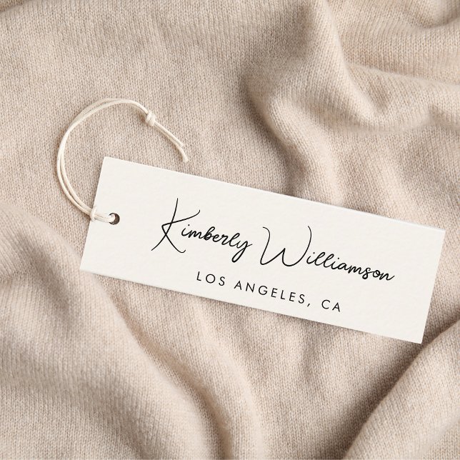 Etiqueta de etiqueta del guión de firma de moda (Empower your name in our signature script as your logo and brand identity)