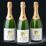 Etiqueta de frasco de Limoncello Merry Christmas<br><div class="desc">Elegante acuarela Limoncello Vegetación Festividad Vegetación Rojo Viernes Limoncello Casero Fraude Botellas de Navidad</div>