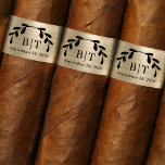Etiqueta de la banda de cigarro Boda de oro de Cha<br><div class="desc">Este sencillo y elegante diseño de etiquetas ha sido creado para ser utilizado como una banda de puros personalizado para un boda, aniversario o fiesta de compromiso. Tiene un fondo dorado de champán cepillado con una elegante plantilla de texto negro para personalizar con las iniciales del monograma de Bride y...</div>