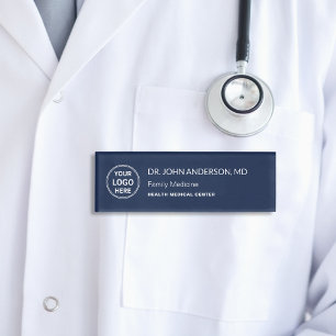 Etiqueta De Nombre Clínica de atención médica personalizada con logot