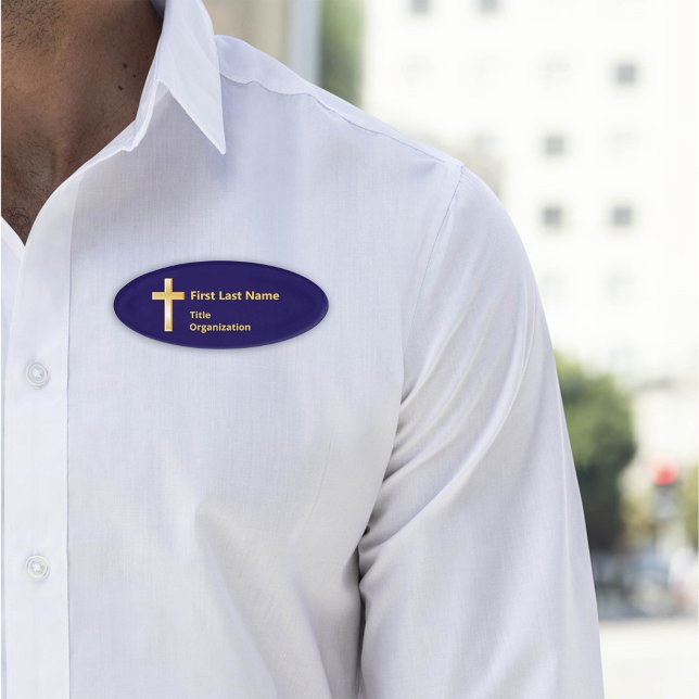 Etiqueta de nombre cruzado de oro cristiano (Modern 3"x2" oval acrylic name tag with magnetic back, Christian gold cross, and custom text.)
