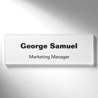 Etiqueta de nombre de empleado de empresa simple