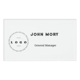 Etiqueta de nombre de empleado del logotipo del pe