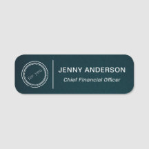 Etiqueta de nombre de empleado falso del logotipo