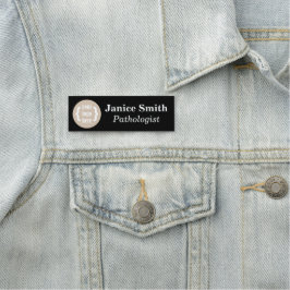 Etiqueta de nombre de marca negra con logotipo de