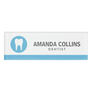 Etiqueta De Nombre Logo de los dientes blancos dentista azul o clínic