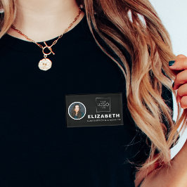 Etiqueta de nombre magnético con el logotipo de la