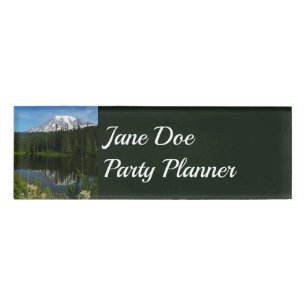 Etiqueta De Nombre Reflejo del lago del Monte Rainier con flores silv