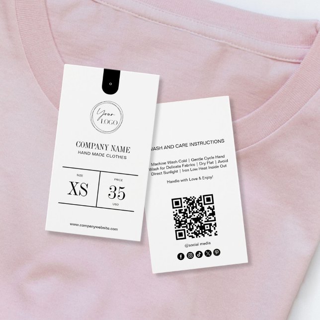 Etiqueta de precio de ropa con código QR minimalis (SIMPLE BLACK AND WHITE CLOTHING LABEL PRICE TAG WITH QR CODE AND LOGO)
