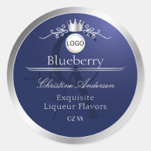 Etiqueta de producto azul marino con logotipo de m