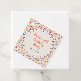 Etiqueta de regalo de cumpleaños con confeti color