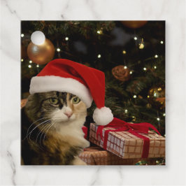 Etiqueta de regalo de Santa Cat junto al árbol de