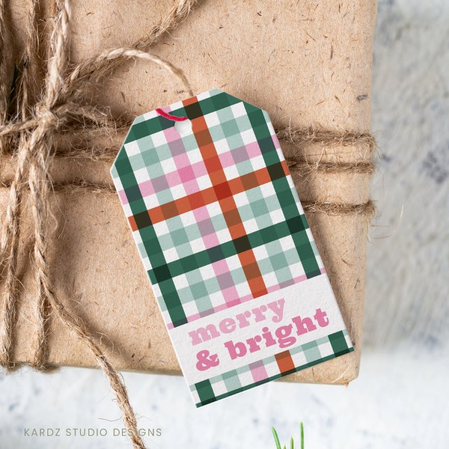 Etiqueta de regalo personalizada para Navidades me (Merry and Bright, personalize with names Christmas gift tags, with trendy and modern gingham holiday)