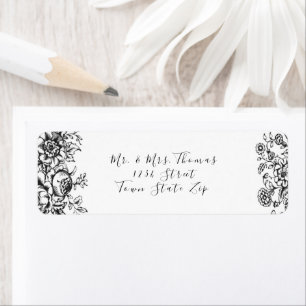 Etiqueta de tela floral elegante en blanco y negro