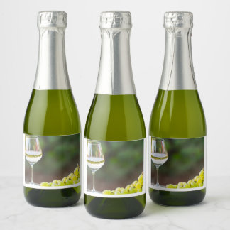 Etiqueta de Vino Blanco y Uvas