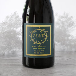 Etiqueta de vino verde monogramo dorado Mistletoe