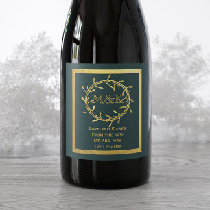 Etiqueta de vino verde monogramo dorado Mistletoe 