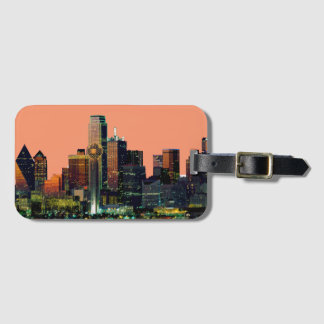 Etiqueta del equipaje con el Skyline de Dallas