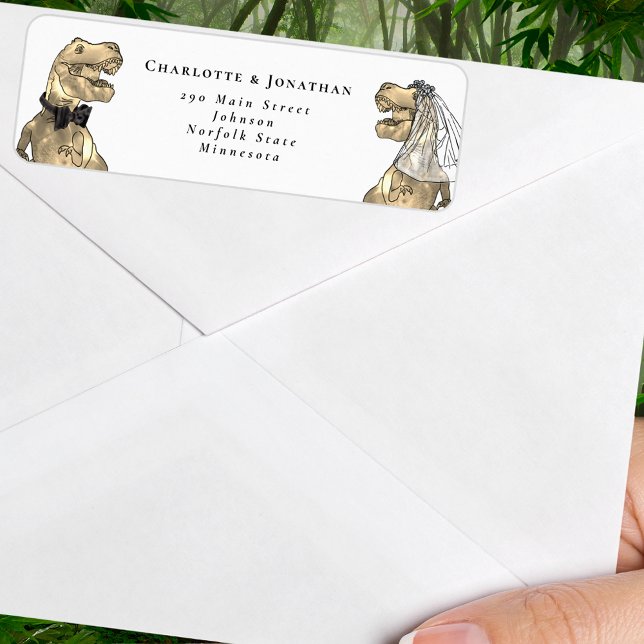 Etiqueta Dirección de devolución temática de dinosaurio (T-Rex bride and groom dinosaur black and white wedding return address label)