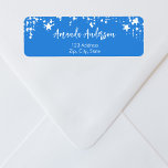 Etiqueta Dirección de retorno de estrellas blancas azules b<br><div class="desc">Un fondo azul claro decorado con estrellas blancas. Personalice y agregue su nombre y dirección. Perfecto para la ducha de bebé,  boda,  invitaciones de cumpleaños y tarjetas de agradecimiento.</div>