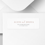 Etiqueta Dirección de retorno simple y moderna de la novia<br><div class="desc">Elegante tipografía minimalista la guion y sus nombres boda devuelven etiquetas de dirección en simple color café de terracota.</div>