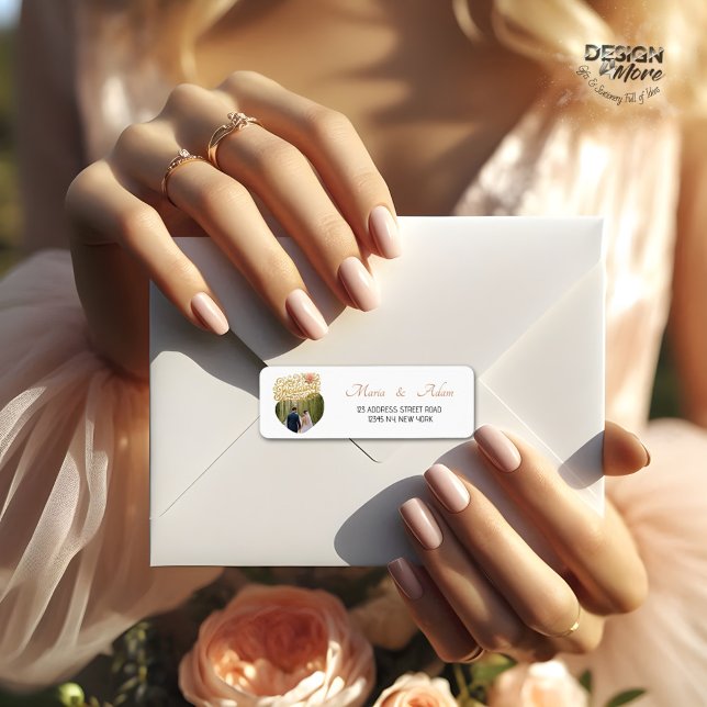 Etiqueta Elegant Blush Dahlias Golden Script Wedding Photo (Subido por el creador)