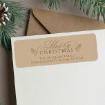 Etiqueta Elegante Camel Gold Merry Christmas Return Address<br><div class="desc">Este Navidad devuelve la etiqueta de la dirección que incluye un guión de 'Feliz Navidad' con ramas de pinecone. Para una personalización más avanzada de este diseño,  haga clic en el BOTÓN HERRAMIENTA DE DISEÑO de arriba.</div>