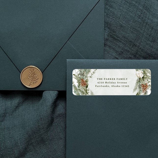 Etiqueta Elegante guirnalda de pino y vegetación | NAVIDADE (Elegant holiday return address labels with a traditional Christmas wreath)